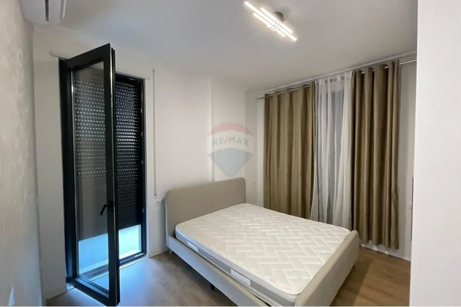 Tirane, jepet me qera apartament 3+1 Kati 6, 137 m² 800 € (Kompleksi Erli)