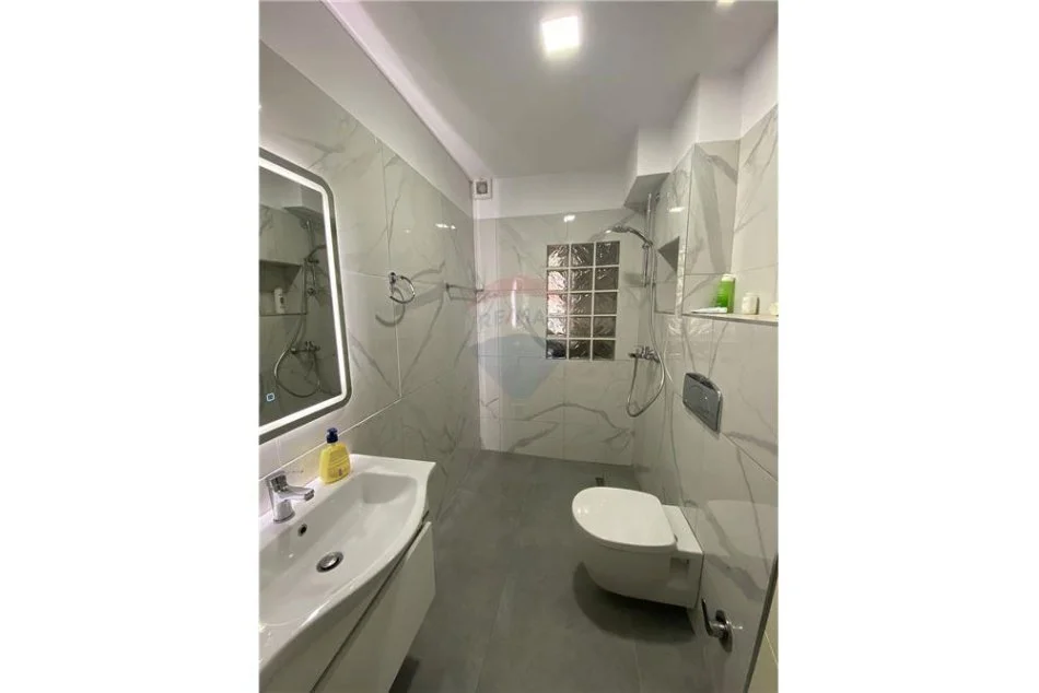 jepet me qera apartament 1+1 Kati 4, 59 m² 400 € (rruga irfan tomini)