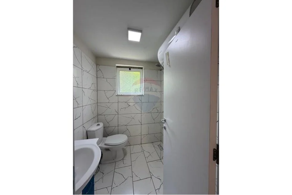 Tirane, jepet me qera apartament 2+1 , 61 m² 470 € (selit)