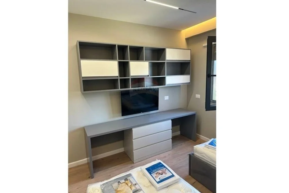 Tirane, jepet me qera apartament 2+1+Ballkon Kati 4, 109 m² 1.000 € (Oasis residence)