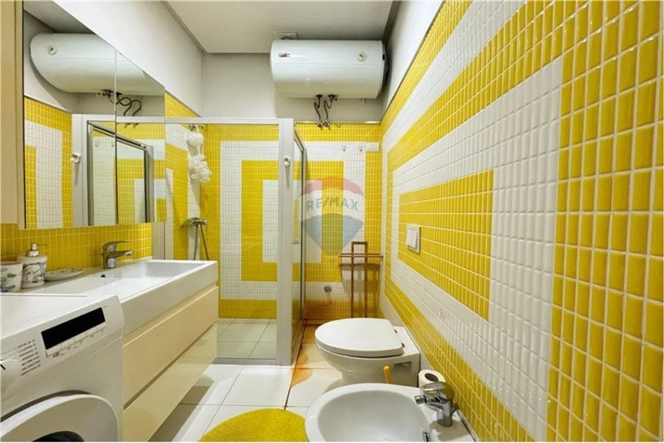 Tirane, jepet me qera apartament 2+1 Kati 3, 89 m² 750 € (Komuna e Parisit)
