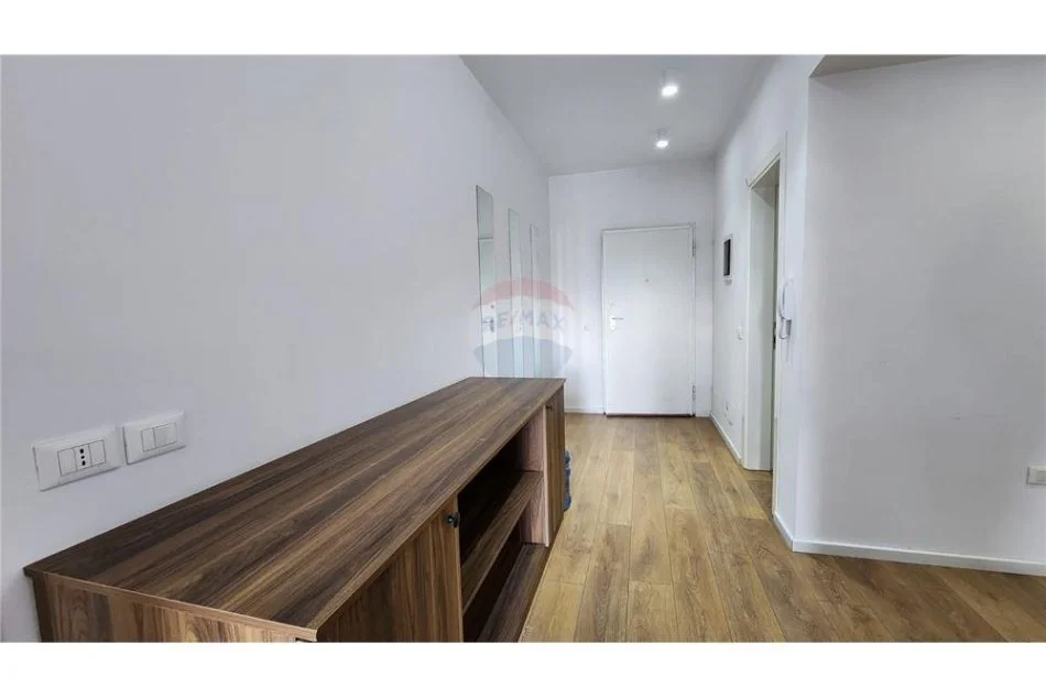 Tirane, jepet me qera apartament , 800 € 