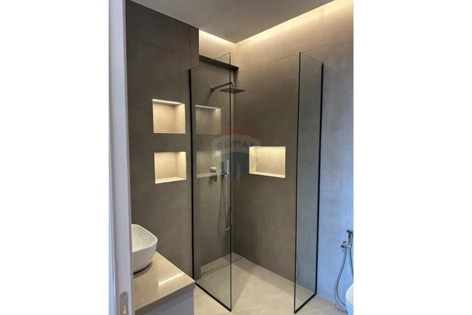 Tirane, jepet me qera apartament 2+1+Ballkon Kati 4, 109 m² 1.000 € (Oasis residence)