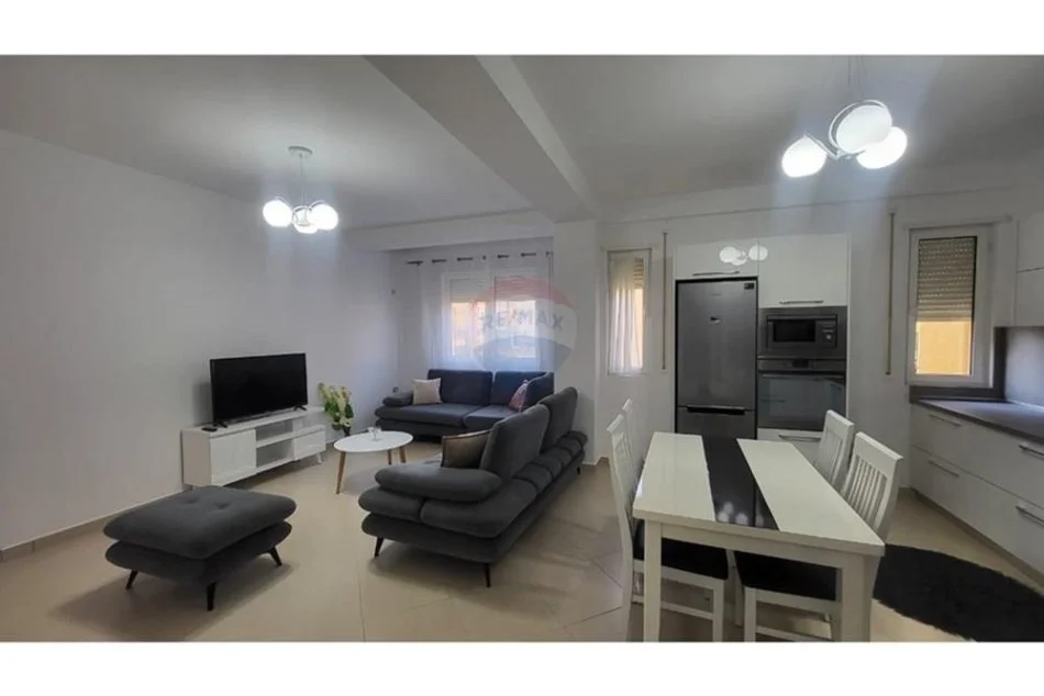 jepet me qera apartament 2+1 Kati 3, 95 m² 550 €