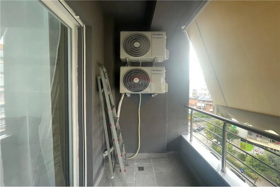 Tirane, jepet me qera apartament 1+1 Kati 2, 62 m² 700 € (Komuna e Parisit)