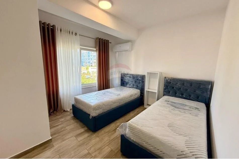 Tirane, jepet me qera apartament duplex Dublex Kati 1, 160 m² 1.000 € (Kodrra e dielli)