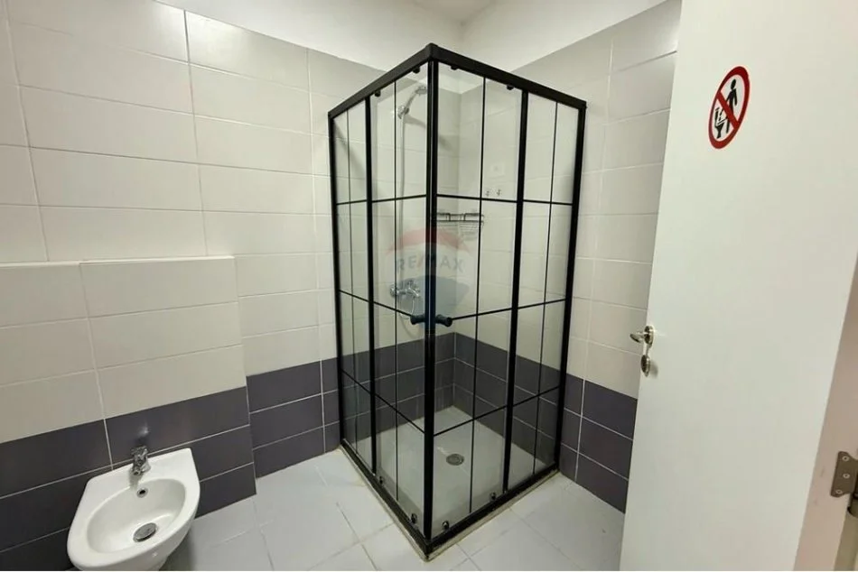 Tirane, jepet me qera apartament duplex Dublex Kati 1, 160 m² 1.000 € (Kodrra e dielli)