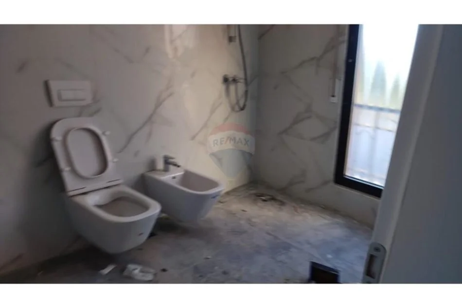 Tirane, jepet me qera apartament 2+1+Aneks+Ballkon Kati 3, 124 m² 850 € (Kompleksi Delijorgji)