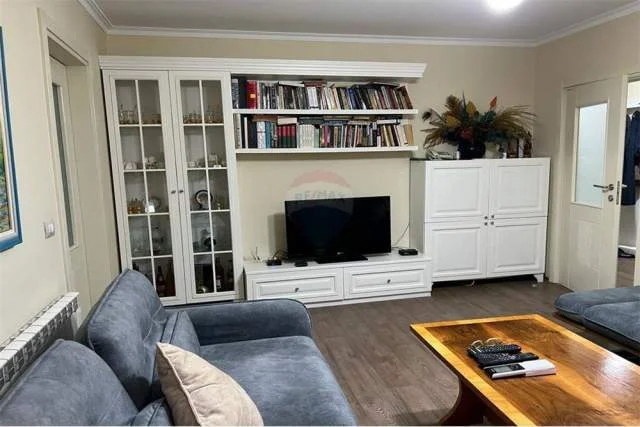 Tirane, jepet me qera apartament 3+1+BLK Kati 2, 140 m² 850 Euro (Stadiumi Dinamo)