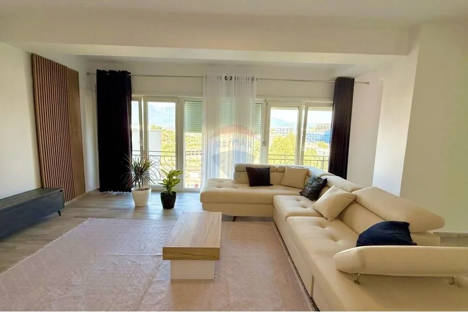 Tirane, jepet me qera apartament duplex Dublex Kati 1, 160 m² 1.000 € (Kodrra e dielli)