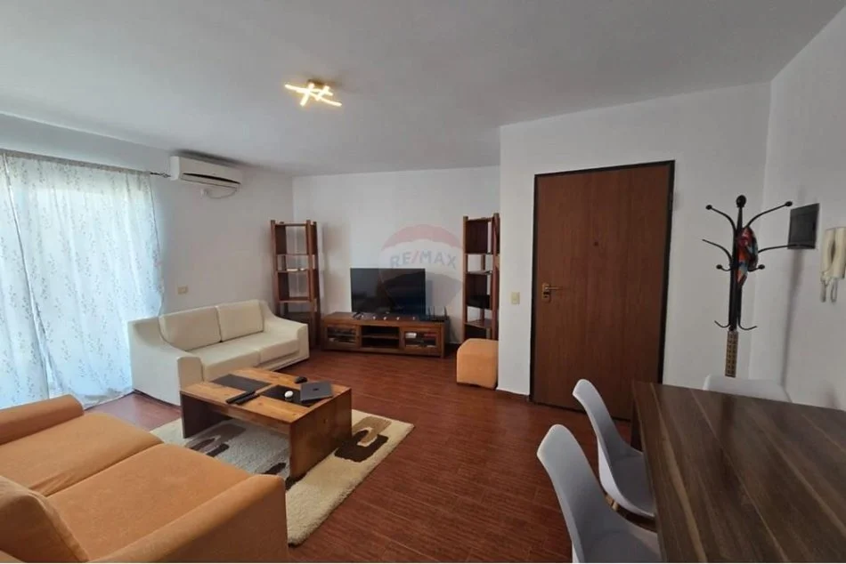 Tirane, jepet me qera apartament , 701 € (Qëndra Kristal)