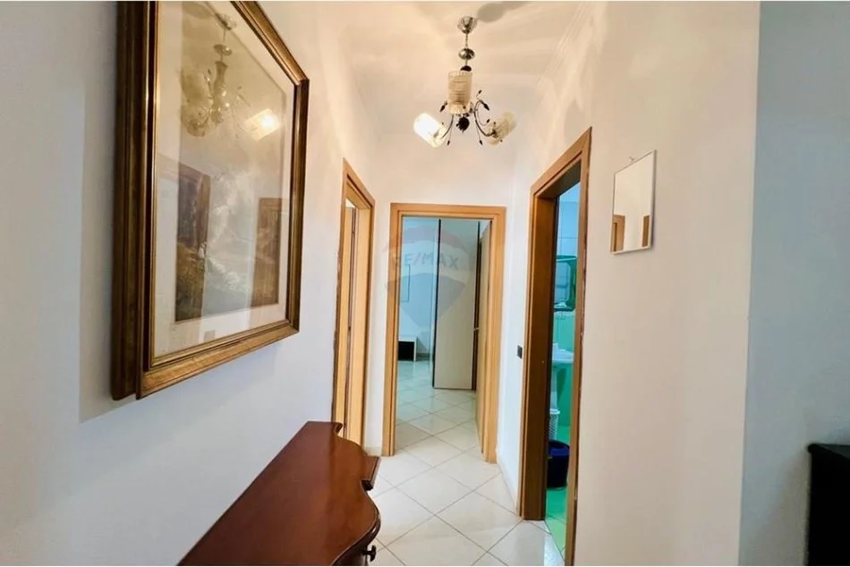 Tirane, jepet me qera apartament , 100 m² 500 € (Astir Rruga Mikel Maruli)