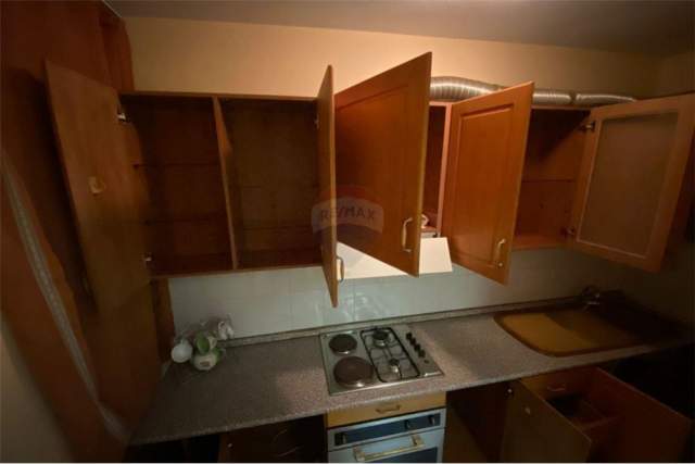 Tirane, jepet me qera apartament 2+1+BLK Kati 5, 70 m² 450 Euro (Rruga " Myslym Shyri" Tirane)