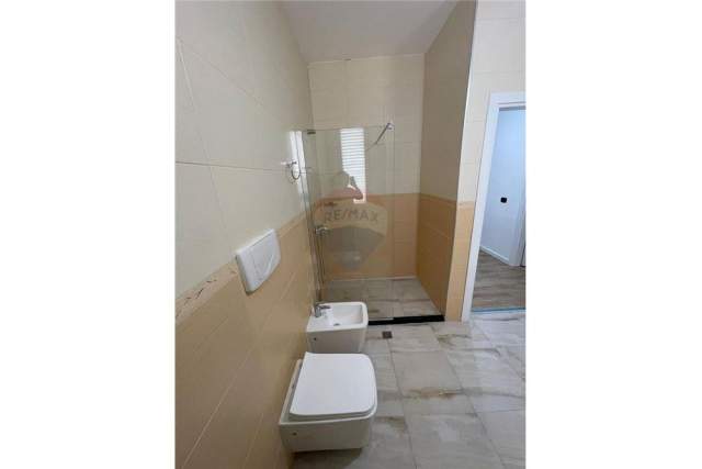 Tirane, jepet me qera apartament 2+1+BLK Kati 7, 83 m² 450 Euro (Rruga Elbasanit)