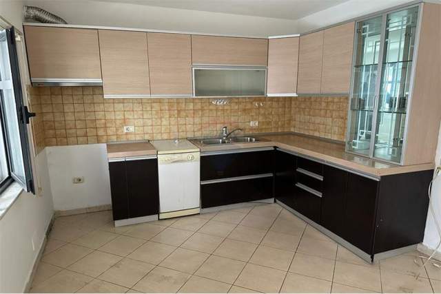 Tirane, shitet apartament 2+1+BLK Kati 1, 103 m² 90.000 Euro (Casa Italia)