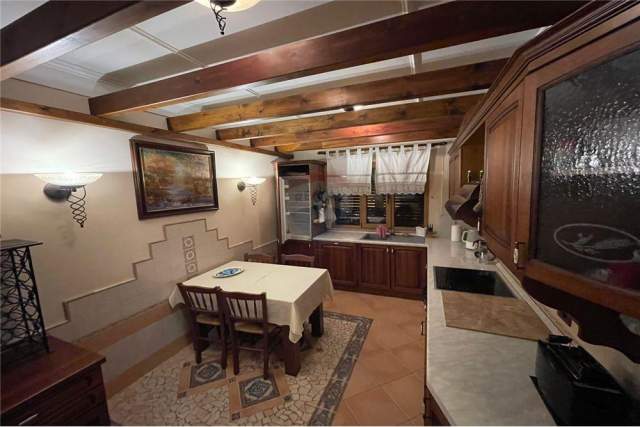 Tirane, jepet me qera apartament 1+1 Kati 2, 97 m² 900 Euro (11 Janari)
