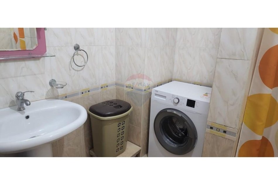 Tirane, jap me qira apartament 2+1+Aneks+Ballkon Kati 5, 95 m² 500 € (Rruga Don Bosko)