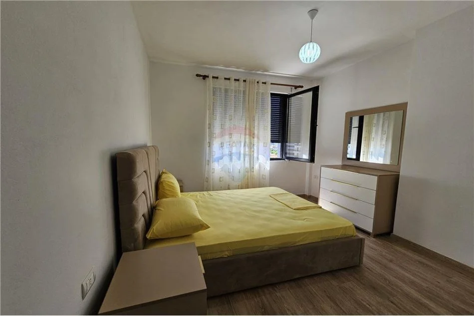 Tirane, jepet me qera apartament 2+1 Kati 4, 100 m² 600 € (Don Bosko)