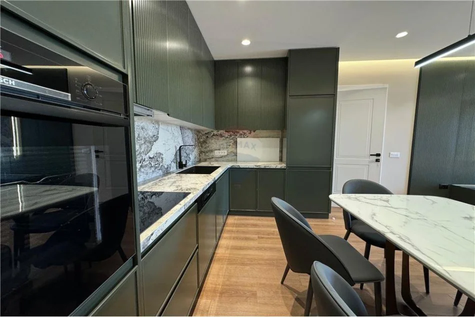 Tirane, shitet 2+1 Kati 6, 116 m² (Apartament ne shitje 2+1 ne zonen e Xhamllikut, tek ish Profarma.)