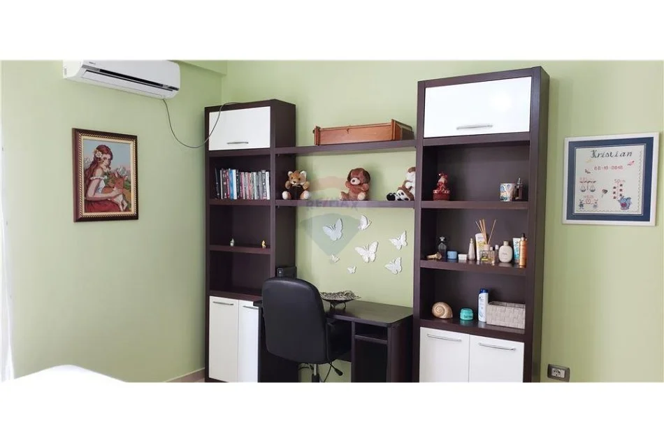 Tirane, jepet me qera apartament 2+1 Kati 4, 110 m² 850 € (Liceu Artistik)