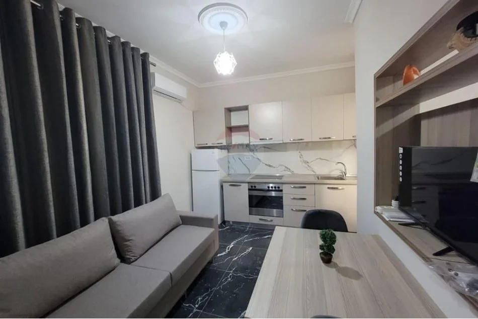 Tirane, jepet me qera garsonier 1+1 Kati 2, 34 m² 380 € (ruga Bedri Karapici ,Prane Spitalit Amerikan 3)