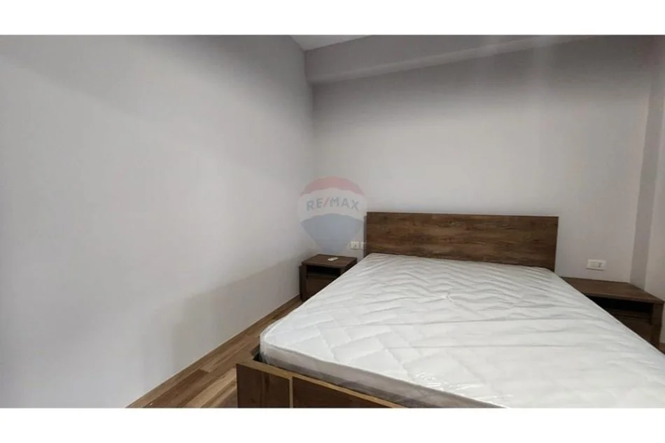 Tirane, jepet me qera apartament 2+1 , 800 € (Delijorgji)
