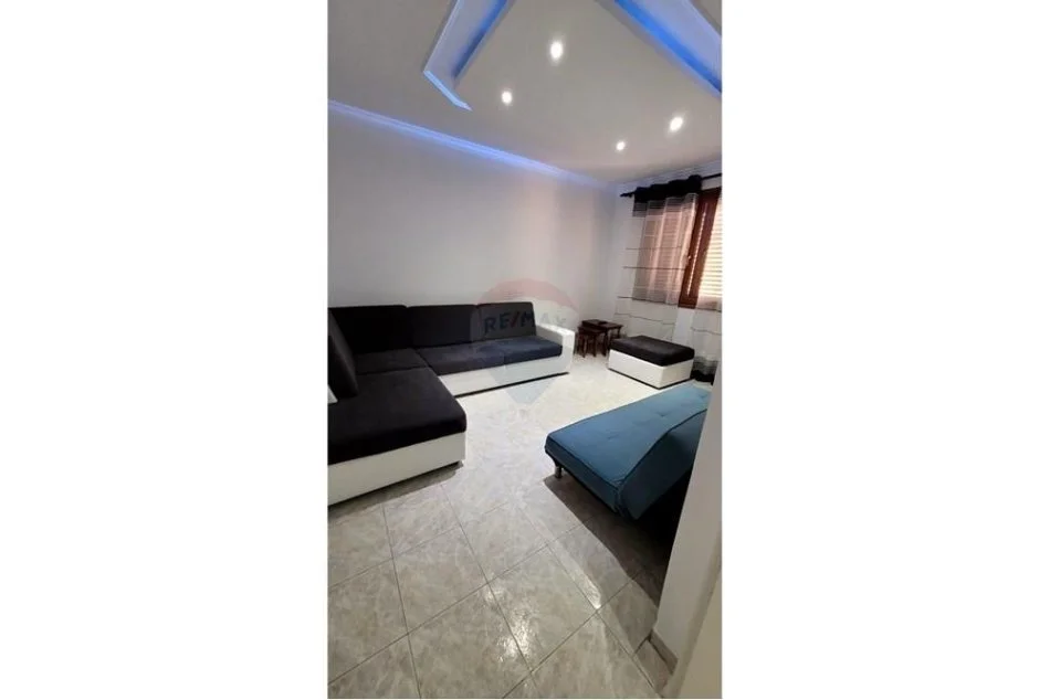 Tirane, jepet me qera apartament 1+1+Ballkon Kati 3, 55 m² 500 € (MEDRESEJA)