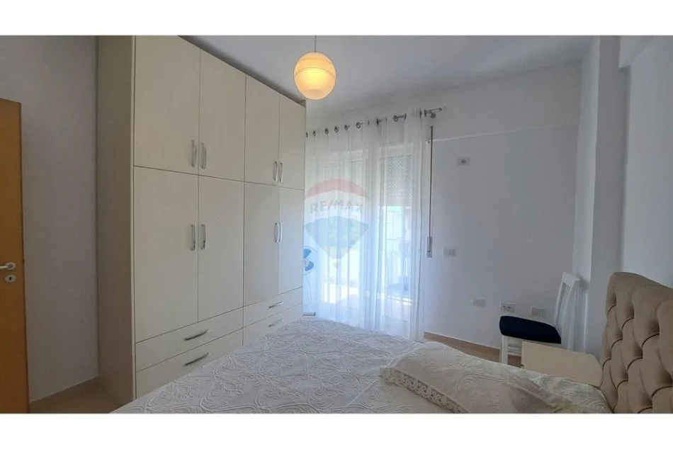 Vlore, jepet me qera apartament 2+1+Ballkon Kati 3, 115 m² 400 € (Transballkanike)