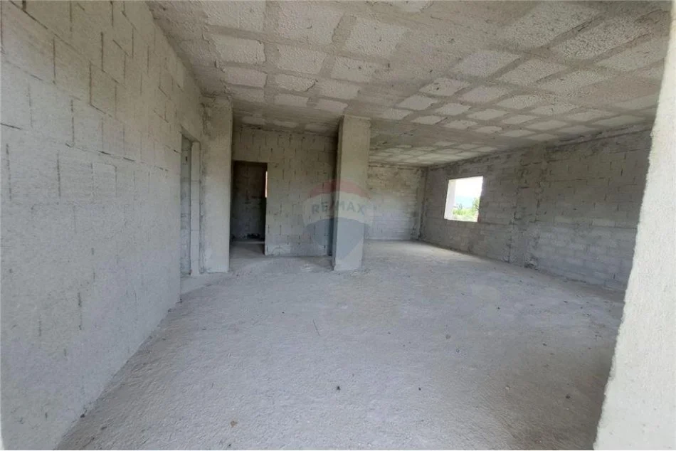 Vlore, shitet Vile 3 Katshe , 278 m² 195.000 € (Rr.Dervish Hekali)