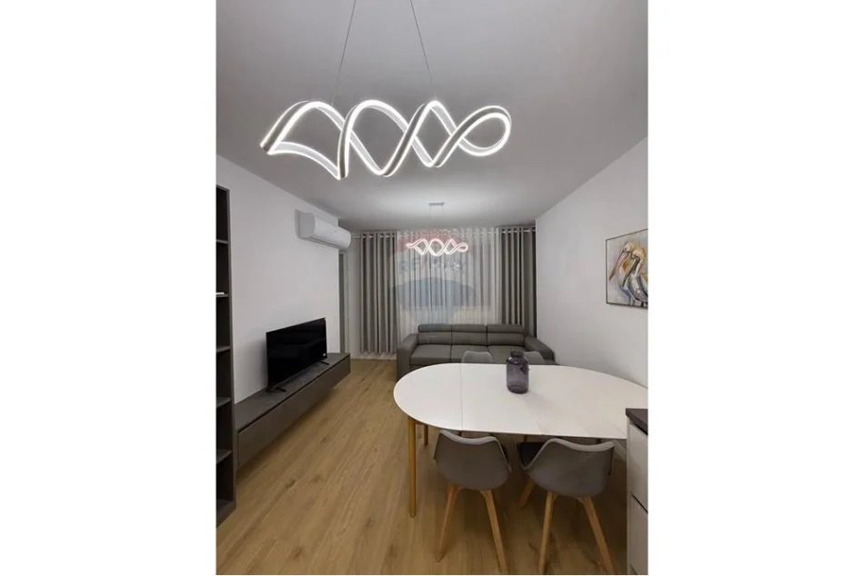 Tirane, jepet me qera apartament 2+1 Kati 5, 80 m² 550 € (Rruga e Kavajes)