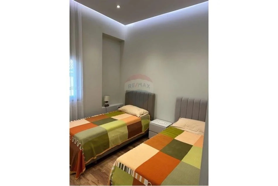 jepet me qera , 189 m² 600 € (Sauk i ri)