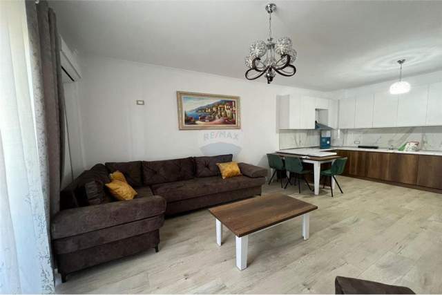 Tirane, jepet me qera apartament 2+1 Kati 3, 100 m² 450 Euro (Komuna Parisit)