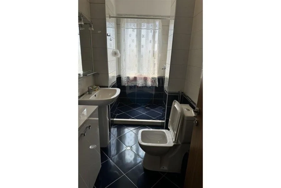 Tirane, shitet apartament 1+1 Kati 3, 72 m² 86.000 € (Fresk)