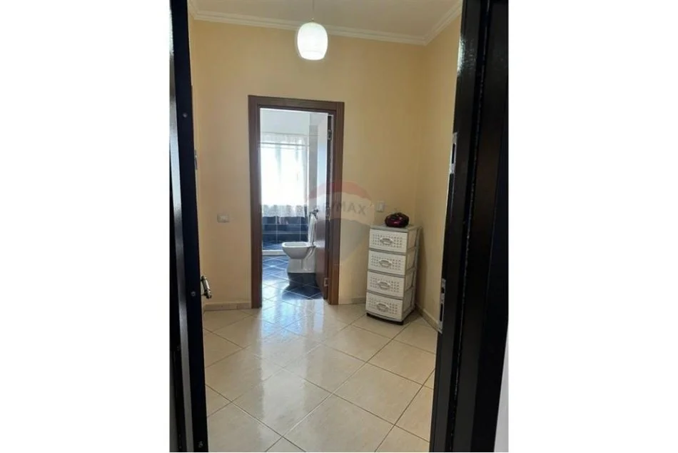 Tirane, shitet apartament 1+1 Kati 3, 72 m² 86.000 € (Fresk)