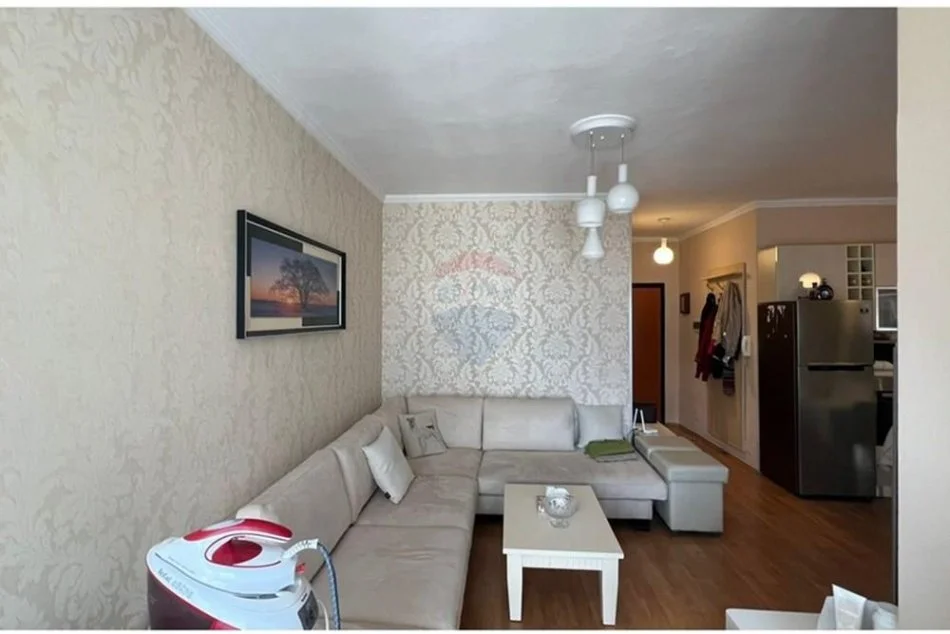 Tirane, shitet apartament 1+1 Kati 4, 62 m² 155.000 € (9 kateshet , Tirane)