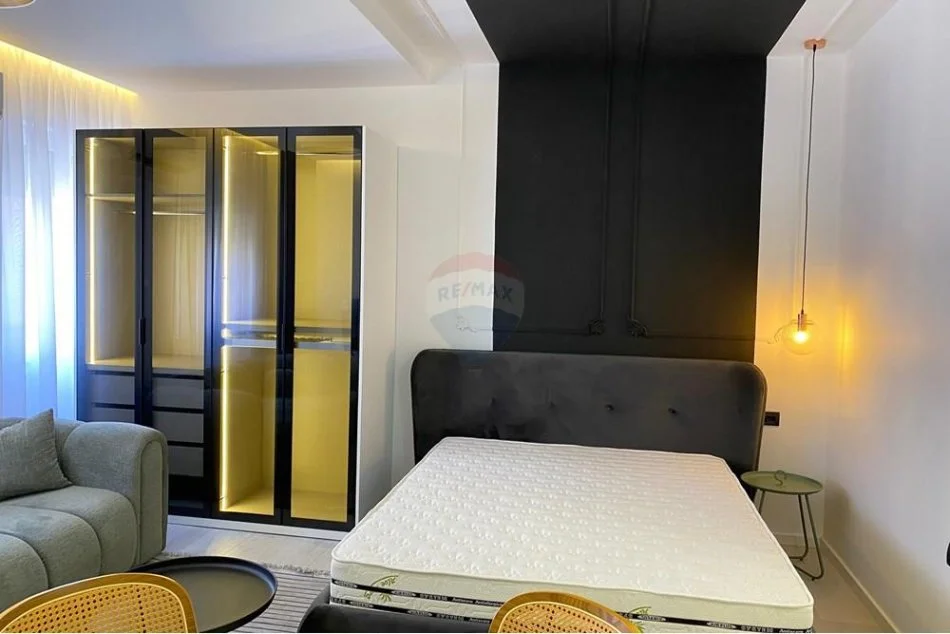 Tirane, shitet garsonier 1+1 Kati 3, 40 m² 100.000 € (Parku olimpik, Komuna e Parisit)