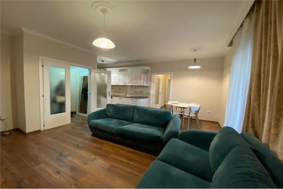 Tirane, jepet me qera apartament Kati 10, 96 m² 1.300 € 