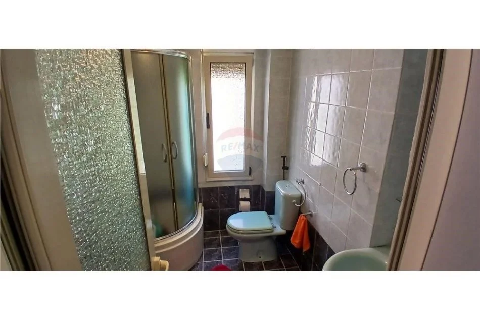 Tirane, jepet me qera apartament 2+1 Kati 3, 60 m² 700 € (Apartament 2+1 per qira tek Tregu Çam)