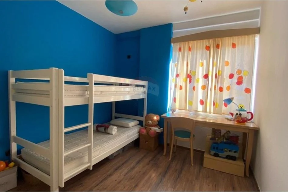 Tirane, jepet me qera apartament 2+1 Kati 5, 128 m² 850 € (Rruga Hoxha Tahsin)