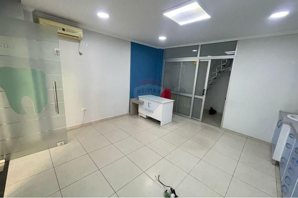 Tirane, shitet ambjent biznesi Kati 0, 37 m² 72.000 € (Rruga Riza Cerova)