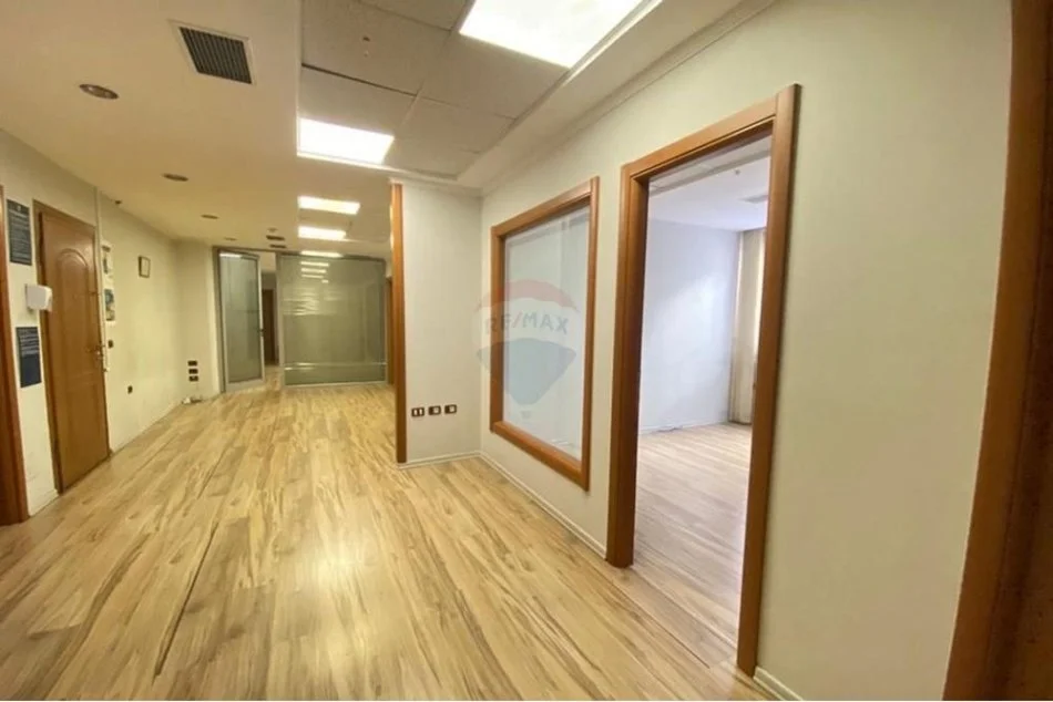 Tirane, shitet zyre , 223 m² 780.500 € (Mustafa Matohiti)