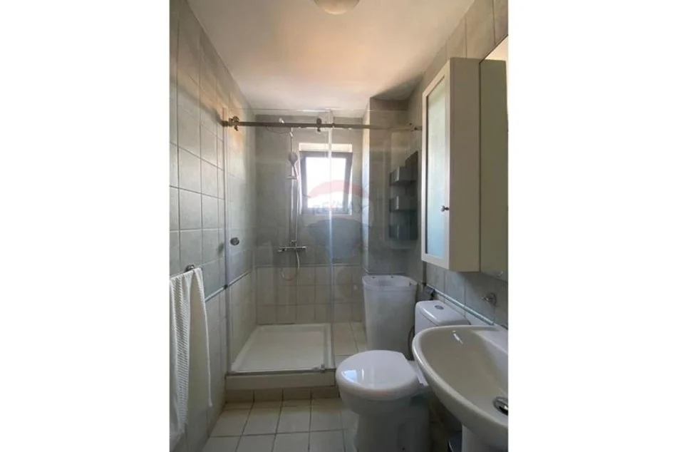 Tirane, jepet me qera apartament 2+1 Kati 5, 128 m² 850 € (Rruga Hoxha Tahsin)
