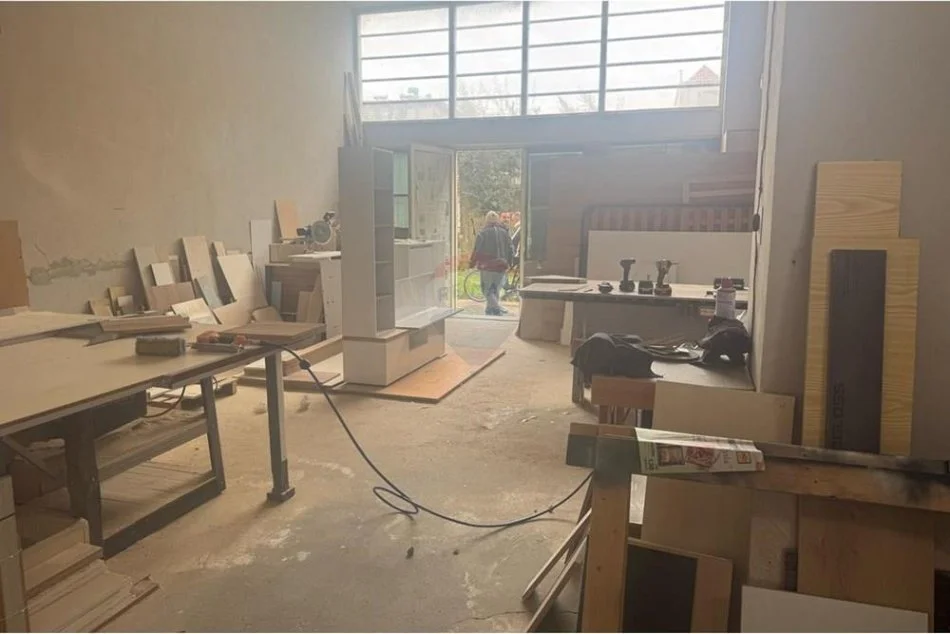 Tirane, shitet dyqan Kati 0, 78 m² 173.550 € (Rruga Thanas Ziko)