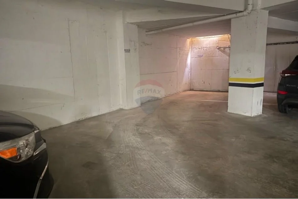 Tirane, shitet garazh | vend parkimi Kati -1, 38 m² 35.000 € (Shkolla e Kuqe)