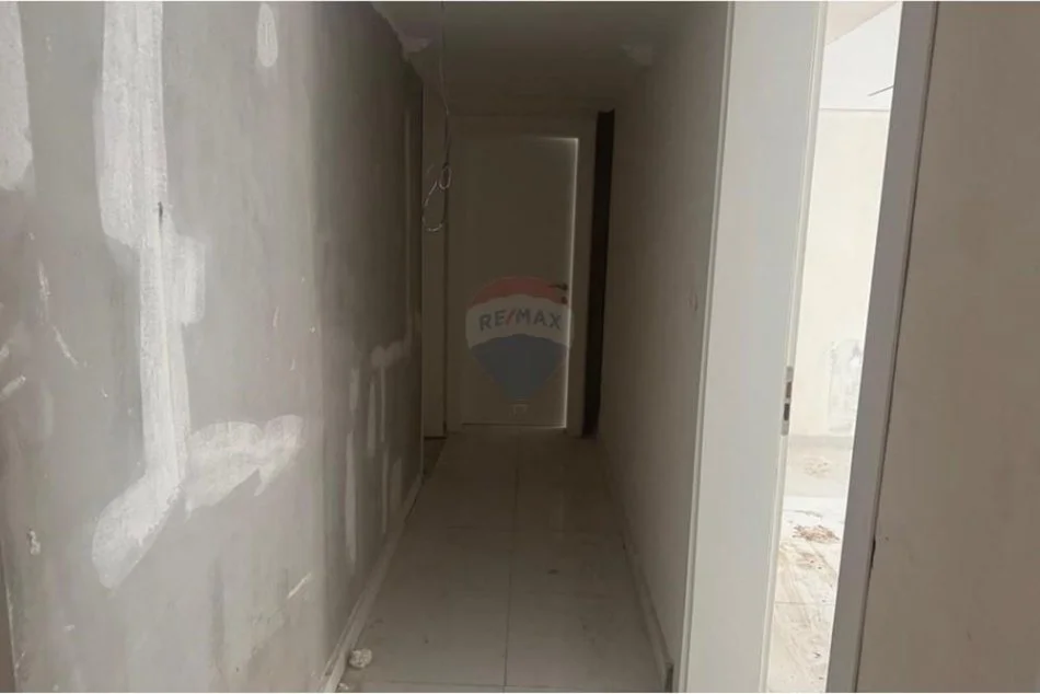 Tirane, shitet apartament duplex Dublex Kati 0, 168 m² 318.000 € (Rruga Thanas Ziko)