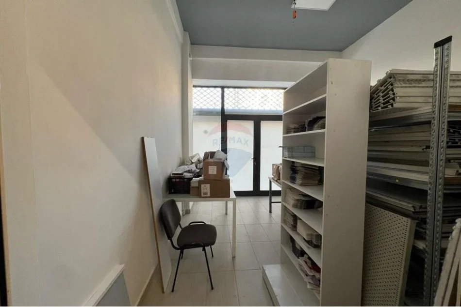 Tirane, shitet ambjent biznesi , 386 m² 350.000 € (Rruga Riza Cerova)