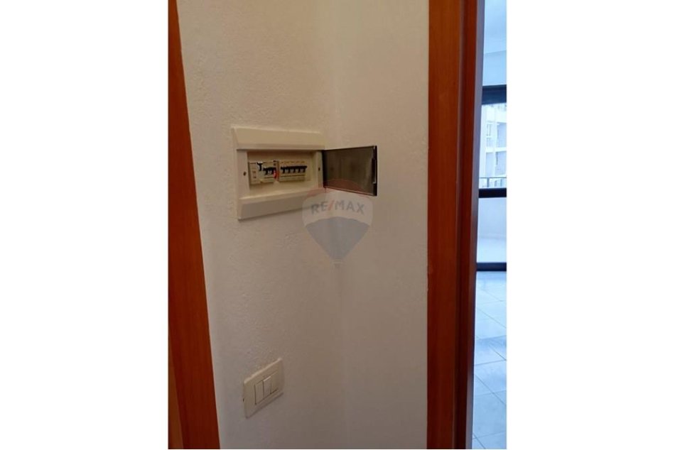 Durres, shitet apartament 1+1 Kati 7, 58.000 € (DURRES)