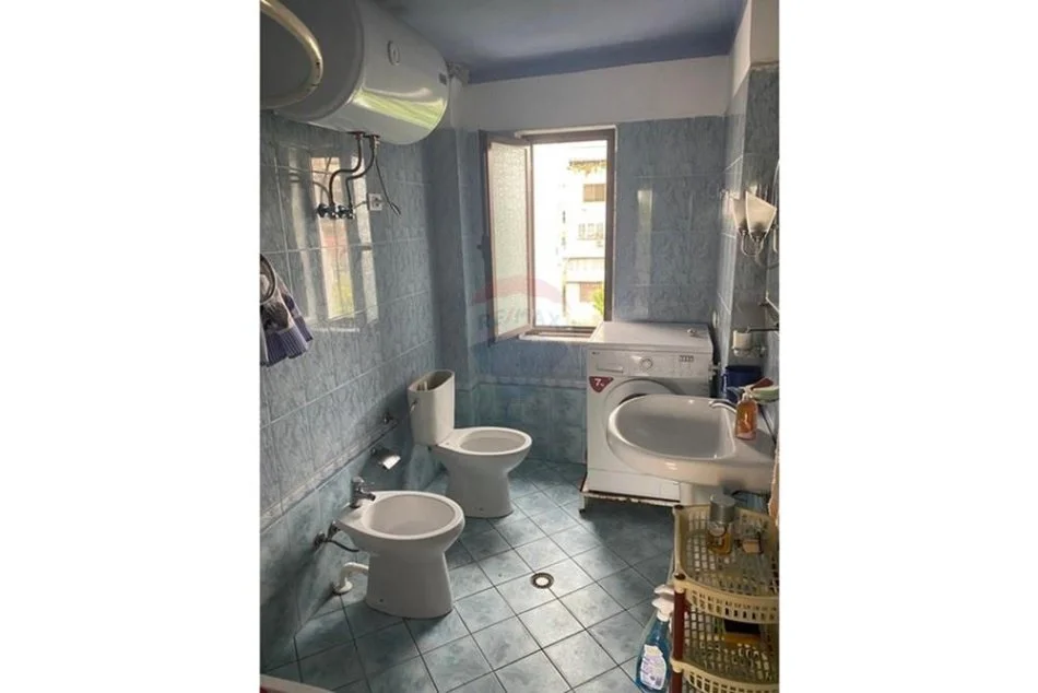 Tirane, jepet me qera apartament 1+1 Kati 5, 60 m² 370 € (Shkolla Baletit)
