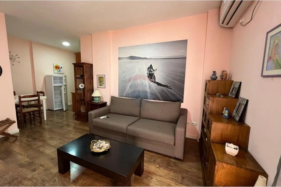 Tirane, jepet me qera apartament 1+1 Kati 2, 68 m² 500 € (Myslym Shyri)