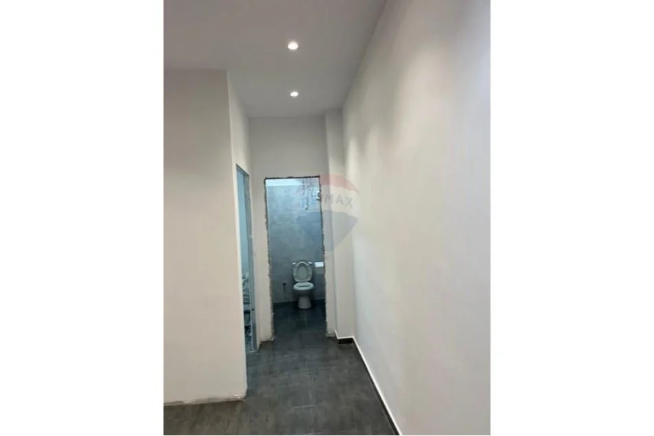 Tirane, jepet me qera dyqan Kati 0, 39 m² 250 € (Rruga Teodor Keko)